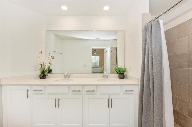 Building Photo - 12550 Galapagos Ct