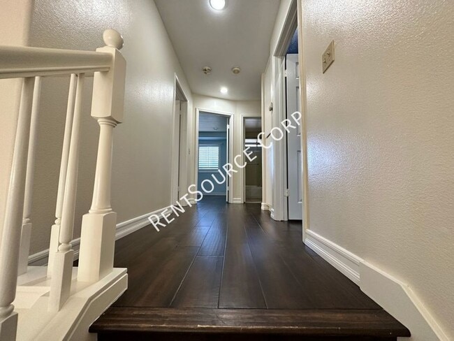 Building Photo - 25506 Paine Cir