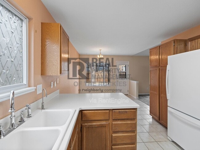 Building Photo - 506 Pebble Beach Ave