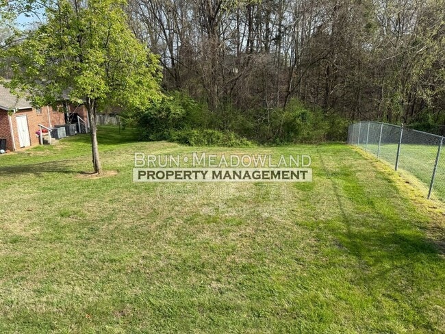 Building Photo - 1930 Lovell Rd