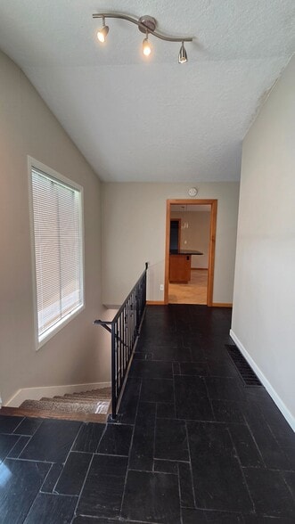 Building Photo - 16932 Greentree Ave
