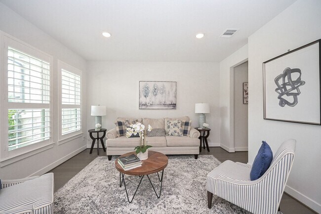 Building Photo - 71 Perennial Cyn Dr