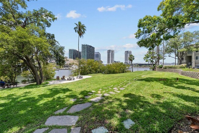 Building Photo - 727 Coral Reef Dr