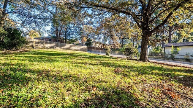 Building Photo - 7400 L St