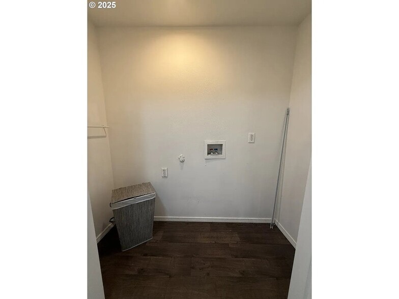 Building Photo - 3062 Tierra Dr NE