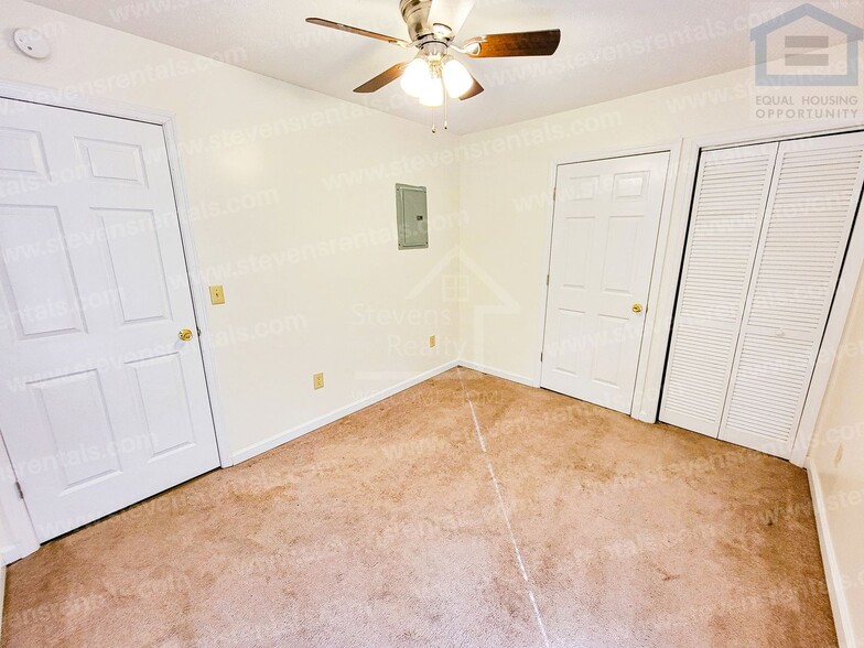 Building Photo - 62 Bybee Woods Dr