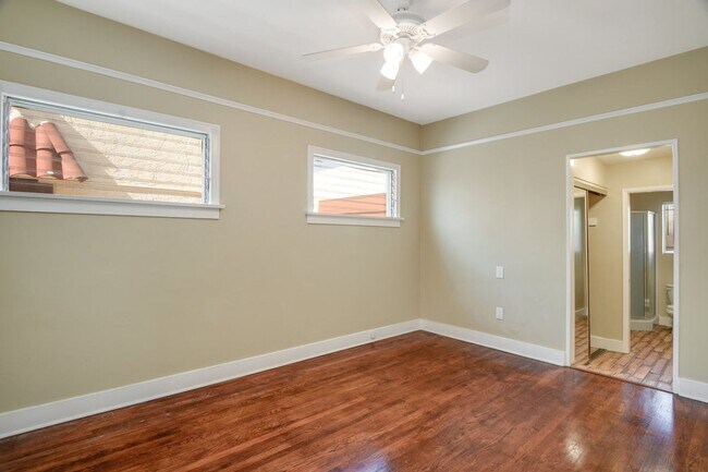 Building Photo - 4725 Kensington Dr