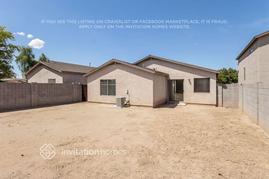 Building Photo - 1715 E Desert Moon Trail