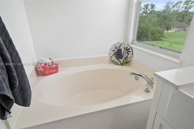 Building Photo - 17125 35th Pl N