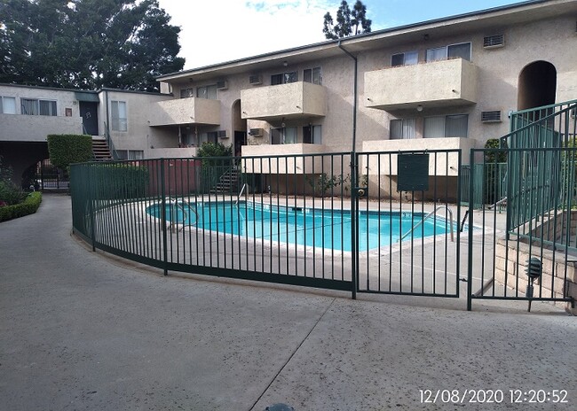 Building Photo - 4455 Overland Ave