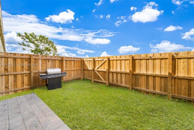 Building Photo - 1158 SE 23rd Ave