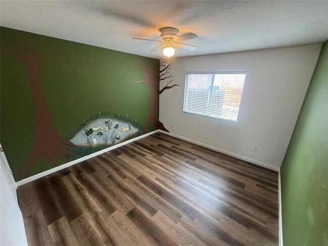 Building Photo - 108 Mesa Dr