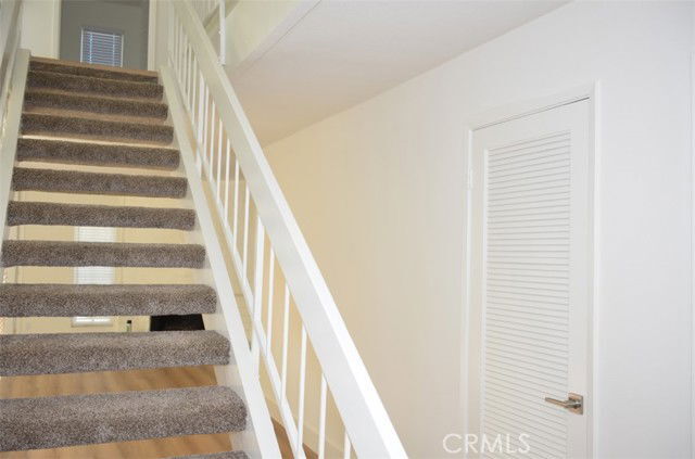 Building Photo - 64 Oak Tree Ln