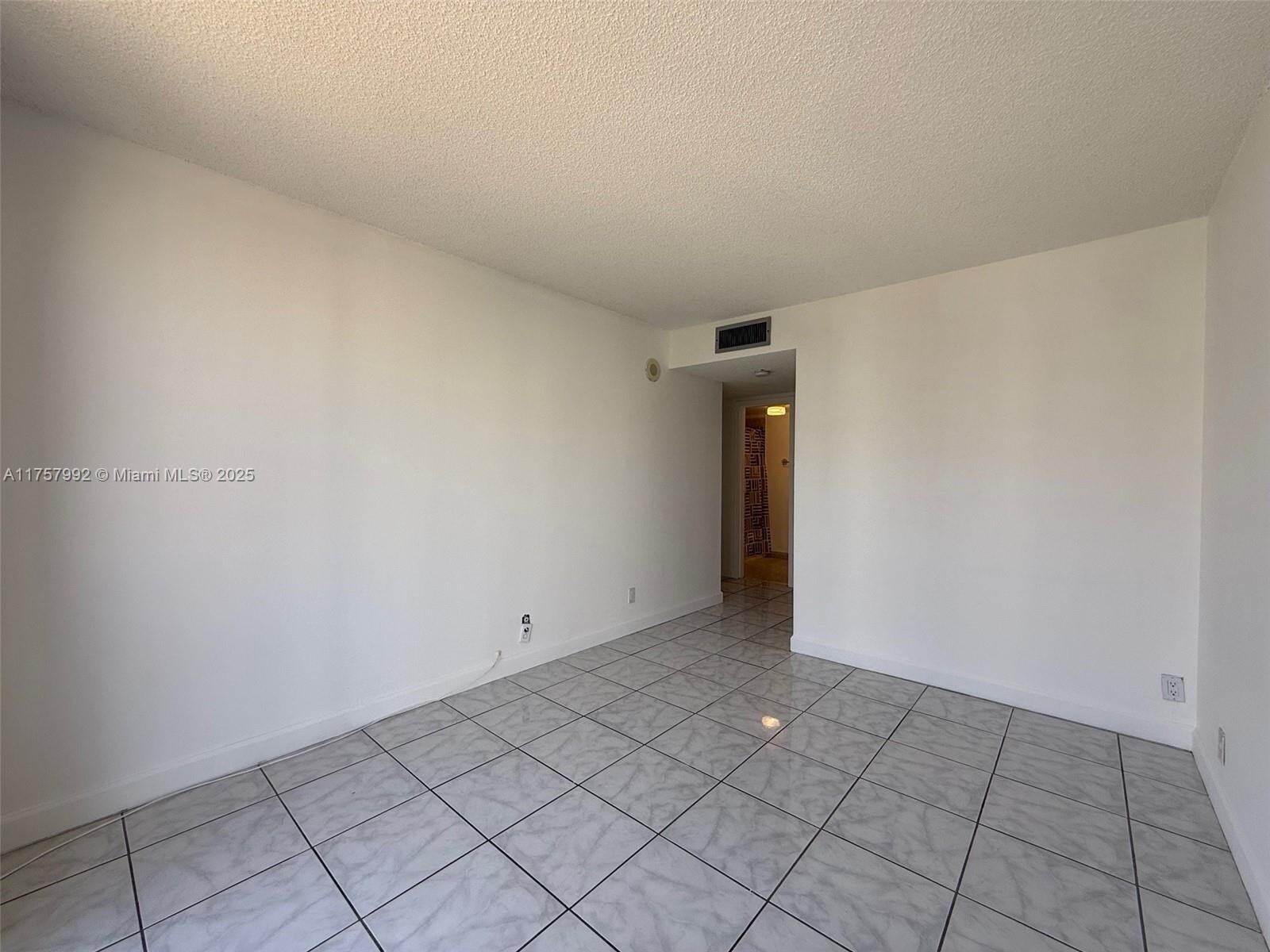 Building Photo - 17011 N Bay Rd