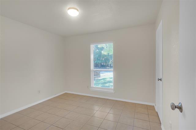 Building Photo - 7409 Meadow Creek Dr