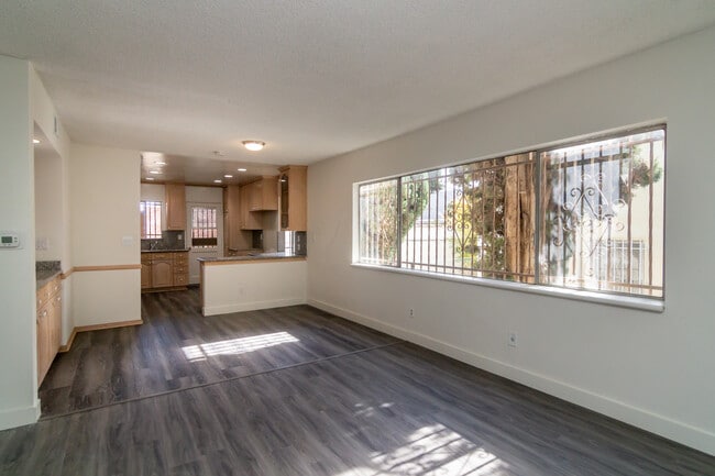 Building Photo - 1108 S Corning St