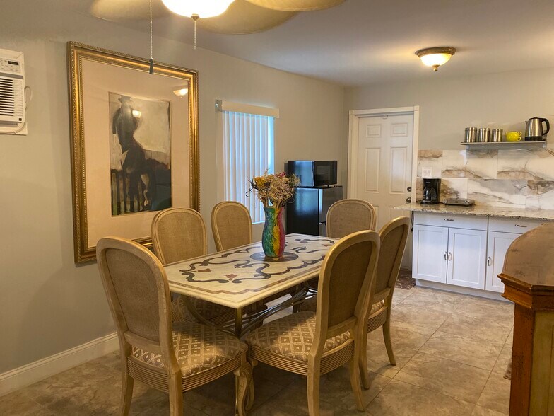 Dinning room - 493 Castle Dr