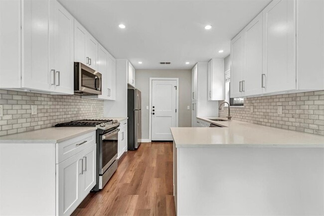 Building Photo - 4805 Gerona Dr