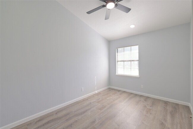 Building Photo - 20235 Blue Juniper Dr