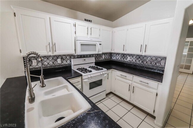 Building Photo - 2889 Dome Peak Ct