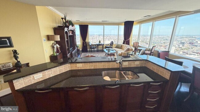 Building Photo - 50 S 16th St