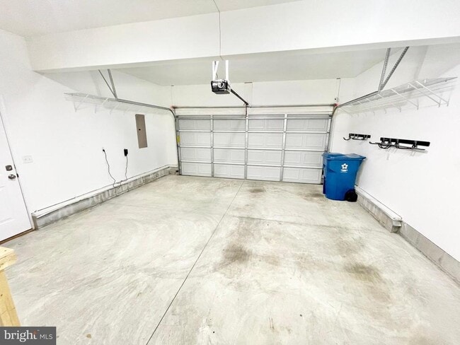 Building Photo - 56 Black Cherry Dr