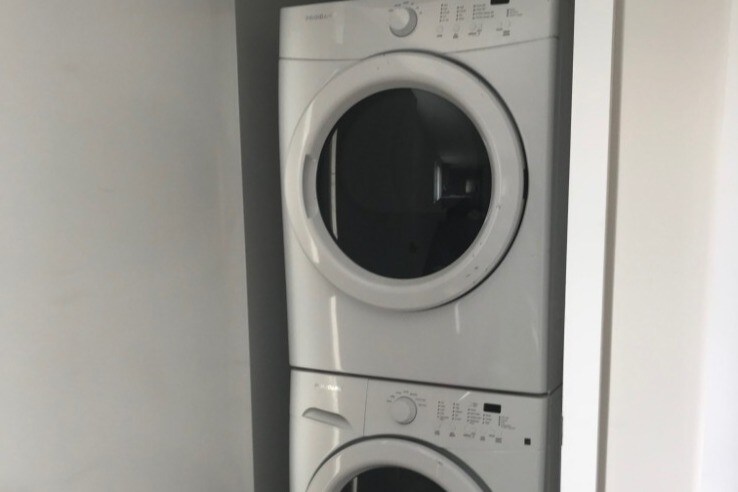 Washer Dryer In Unit - 524 56th St