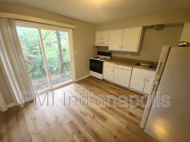 Building Photo - 6230 Eastridge Dr