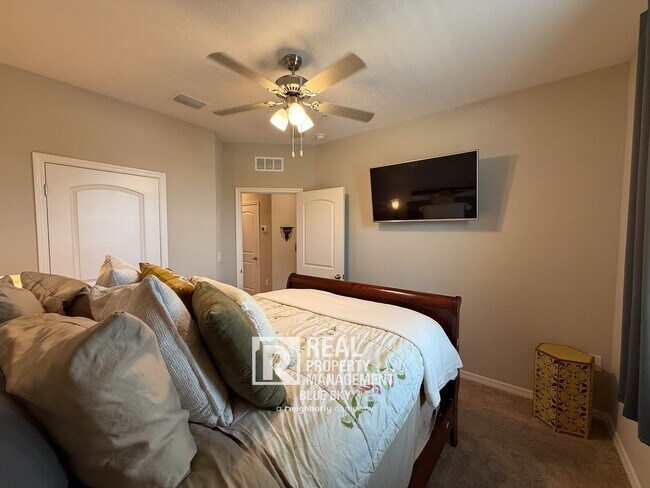 Building Photo - 5523 Wahoo Ct