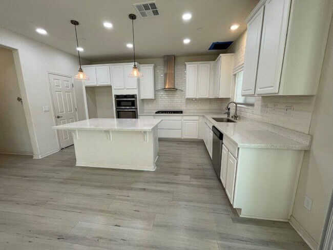 Building Photo - 9976 Asilomar Ln