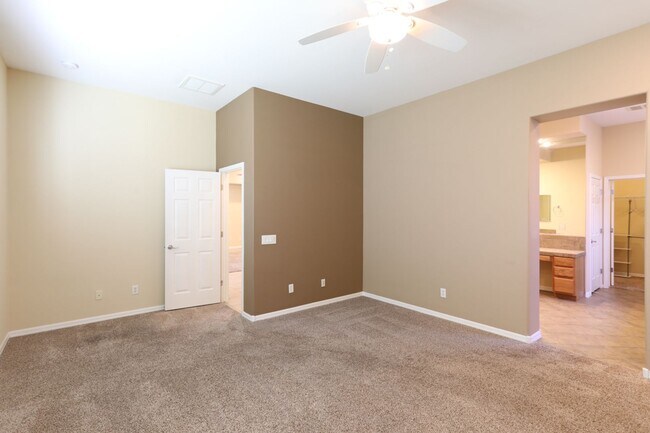 Building Photo - Anthem Country Club Beauty w/ Casita