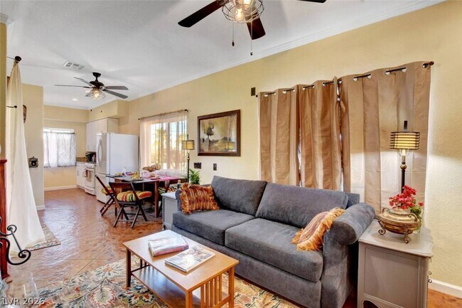 Building Photo - 481 Benedict Dr