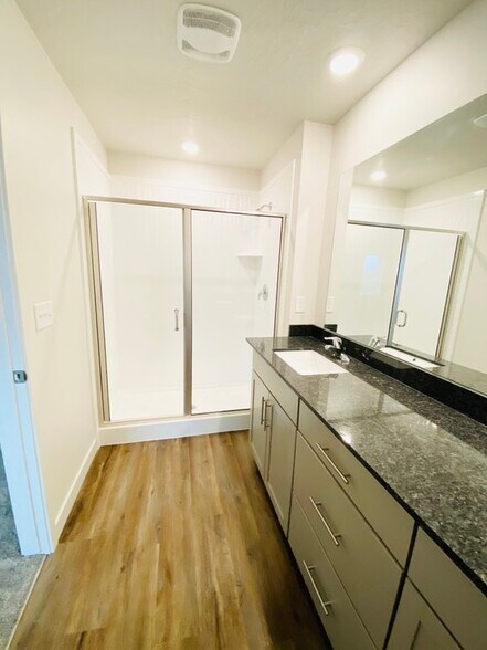 Building Photo - 7397 S Olivine River Ln