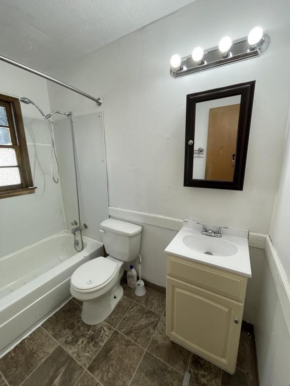 Building Photo - 4619 Aurora Ave