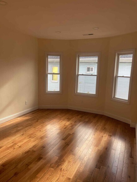 Primary Photo - 6 Millet St