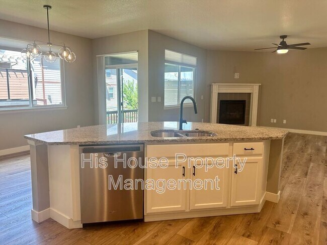 Building Photo - 2278 Stonefish Dr
