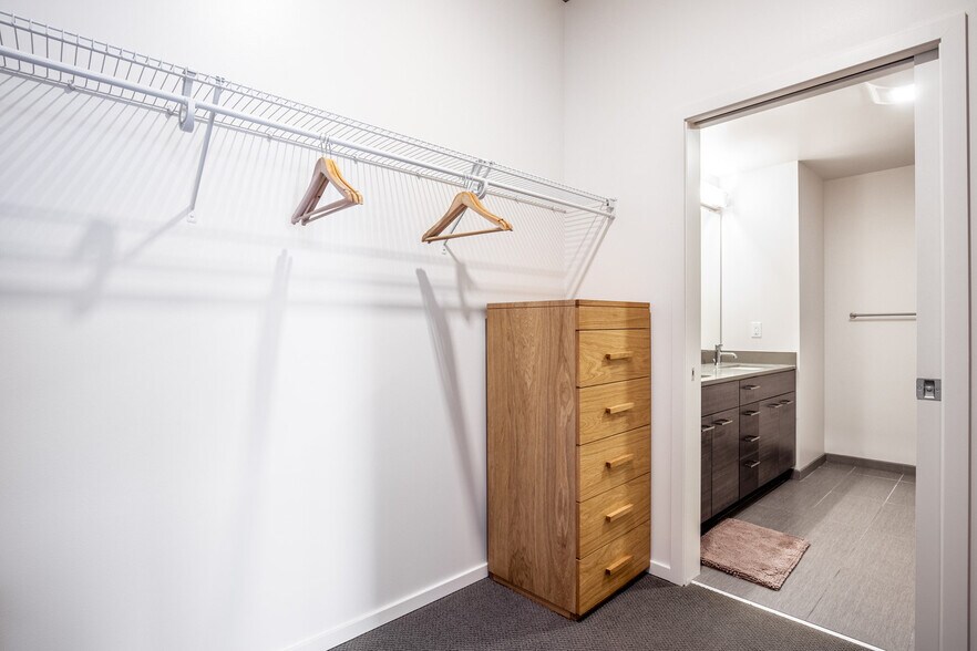 Building Photo - 1823 Minor Ave