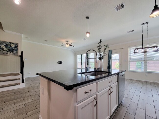 Building Photo - 28638 Monarch Cliffs Dr