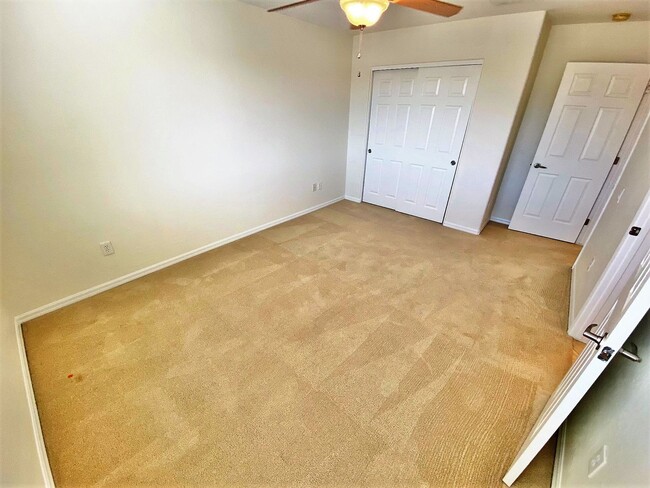 Building Photo - BEAUTIFUL 3 BEDROOM HOME WITH LOFT LOCATED...