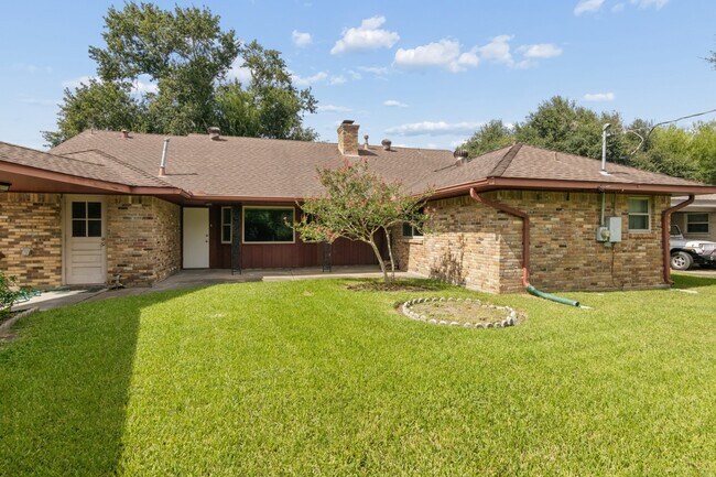 Building Photo - 5647 Lymbar Dr