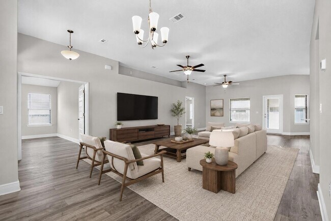 Building Photo - 5823 Crestlake Dr