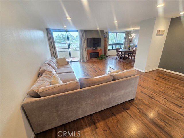 Building Photo - 8828 Pershing Dr