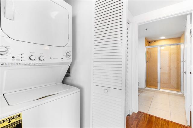 Building Photo - 335 S Biscayne Blvd