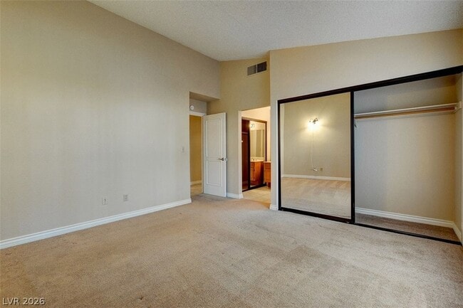 Building Photo - 2302 Fairbourne Way