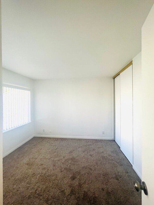 Building Photo - Todd Ranch Condo Welcome to the Todd Ranch Condo, 3-bedroom, 2-bathroom home located in the vibra...