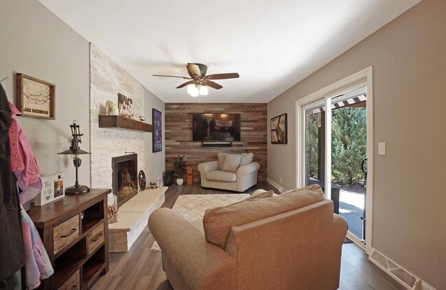 Family Room - 4665 N 159th St