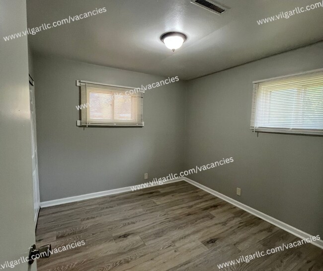 Building Photo - For Rent! 3 Bedrooms | 1 Bathroom | Single-Family Home