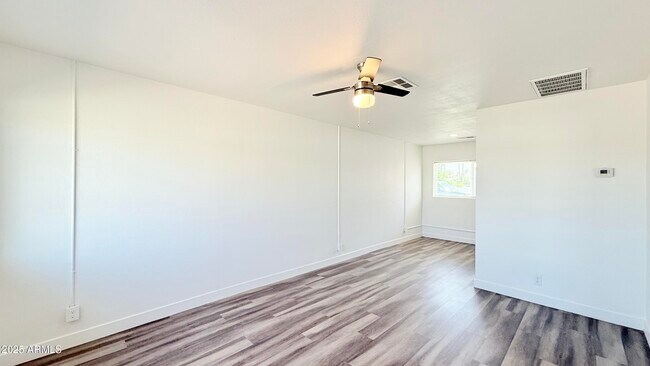 Building Photo - 312 N Hartford St