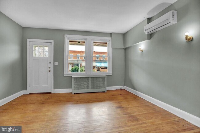 Building Photo - 434 Folcroft St