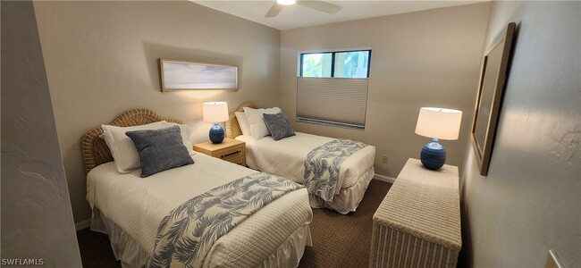 Building Photo - 228 Fox Glen Dr